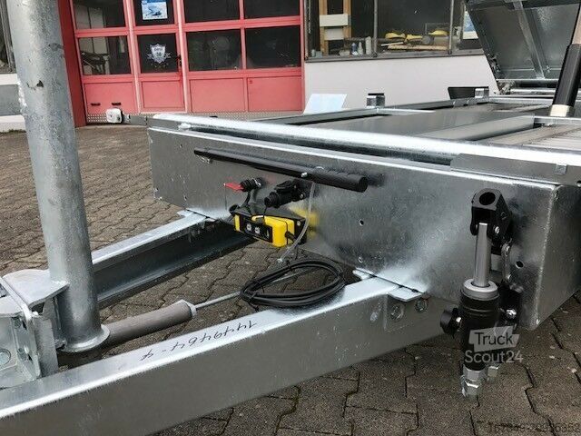 Трьохсторонній самоскидний причіп HUMBAUR HTK 3500.31 - 3.500kg elektrisch kippbar!