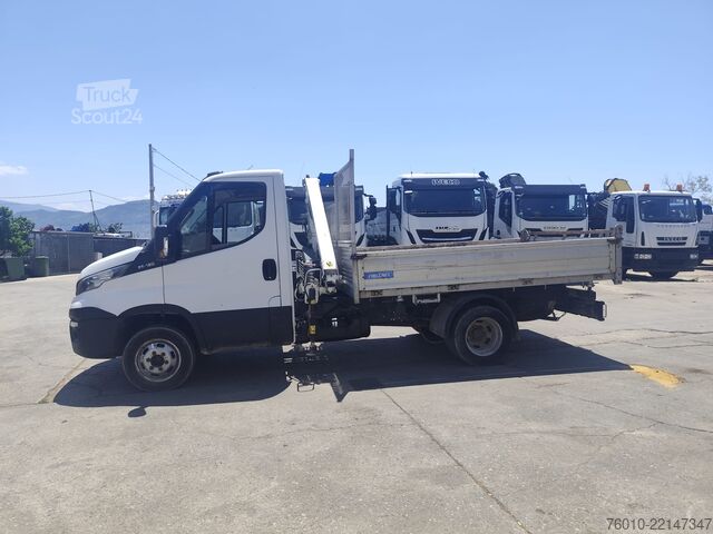 شاحنة فان مزودة برافعة Iveco Daily 35-120