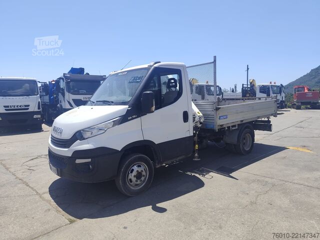 شاحنة فان مزودة برافعة Iveco Daily 35-120