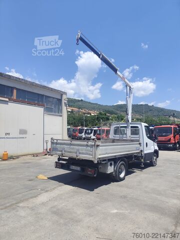 شاحنة فان مزودة برافعة Iveco Daily 35-120