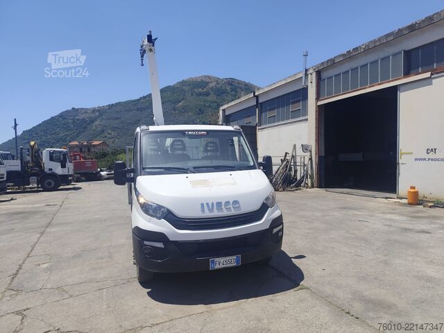 شاحنة فان مزودة برافعة Iveco Daily 35-120