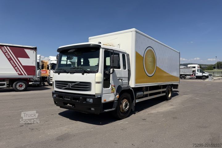 Camión caja Volvo FL6H-250 4x2 Koffer/HB / Swiss-Vehicle