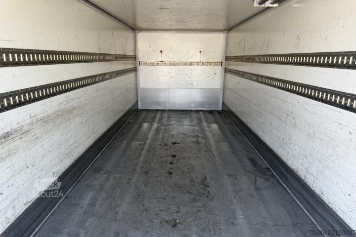 Camión caja Volvo FL6H-250 4x2 Koffer/HB / Swiss-Vehicle