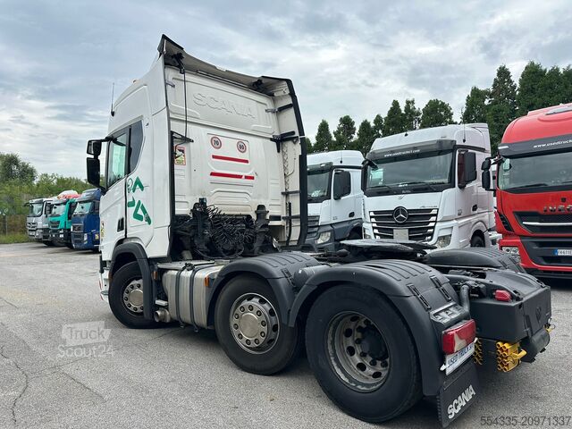 Standardni vlačilec SCANIA R 520 6x2 con ralla variabile