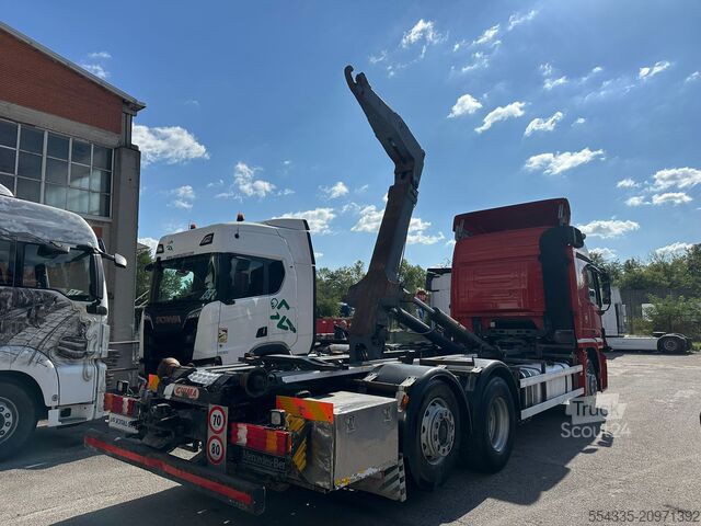 Kamion z zamenljivo nadgradnjo Mercedes-Benz Actros 2545 Scarrabile