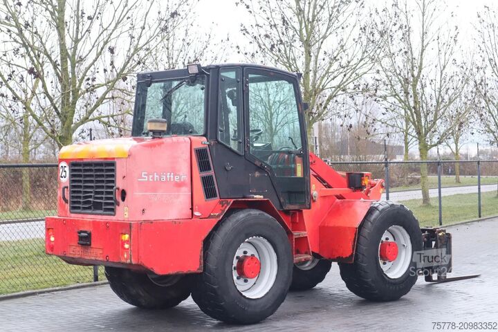 Lader Schäffer 8082 | FORKS | BUCKET | EXTRA FUNCTION