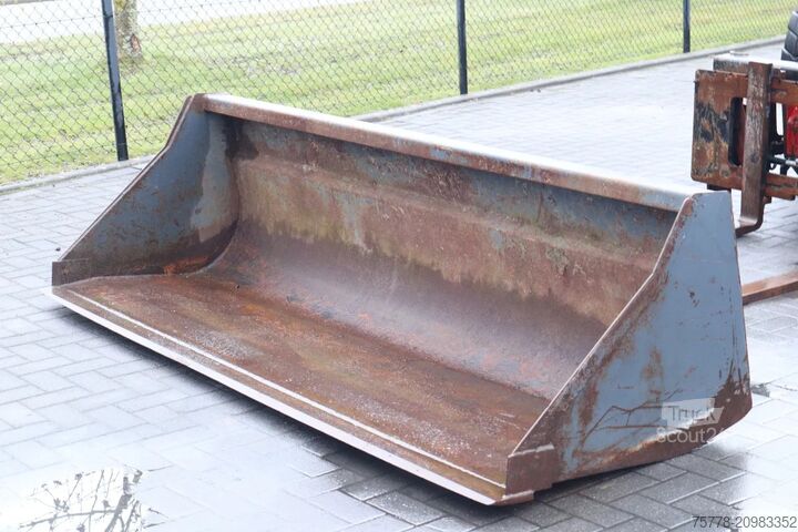 Lader Schäffer 8082 | FORKS | BUCKET | EXTRA FUNCTION