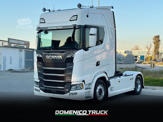 Tracteur routier standard SCANIA 590S V8