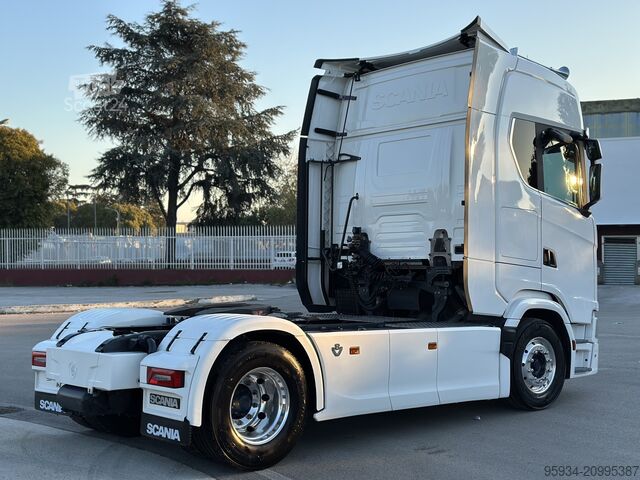 Tracteur routier standard SCANIA 590S V8