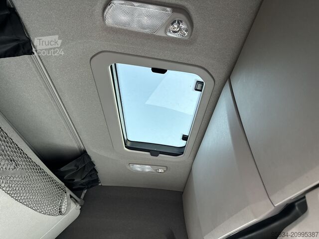 Tracteur routier standard SCANIA 590S V8