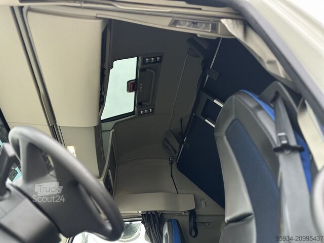 τυπική μονάδα τράκτορα Volvo FH 500