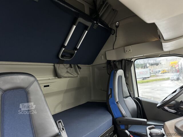 τυπική μονάδα τράκτορα Volvo FH 500