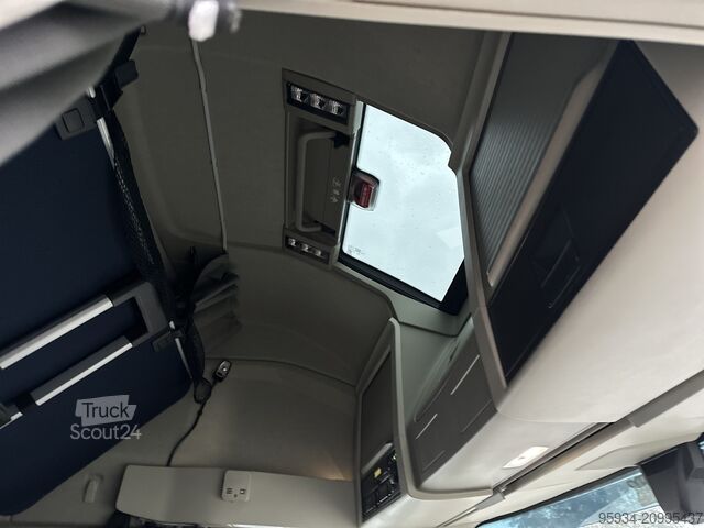 τυπική μονάδα τράκτορα Volvo FH 500