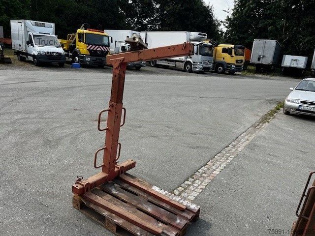 Camion équipé d'une grue  verschiedene Ladekran Anbauteile
