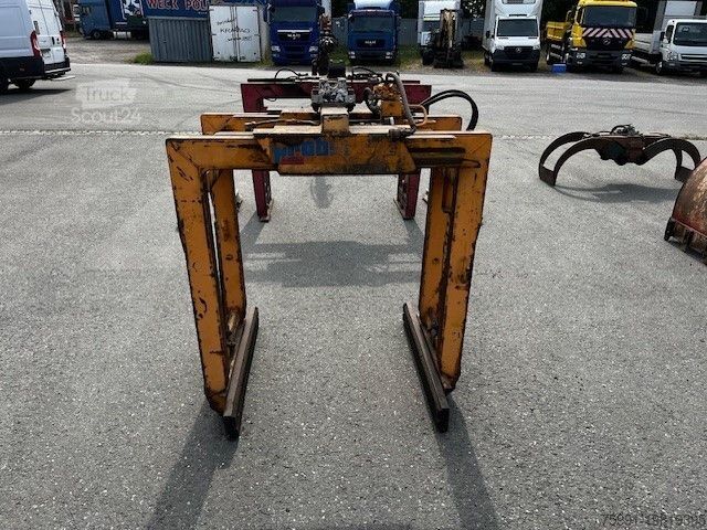 Camion équipé d'une grue  verschiedene Ladekran Anbauteile