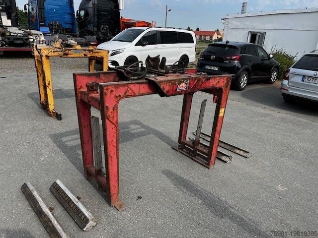 Camion équipé d'une grue  verschiedene Ladekran Anbauteile