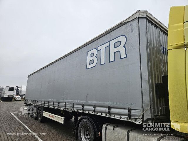 Odprta polprikolica s ponjavo Kässbohrer Curtainsider Standard