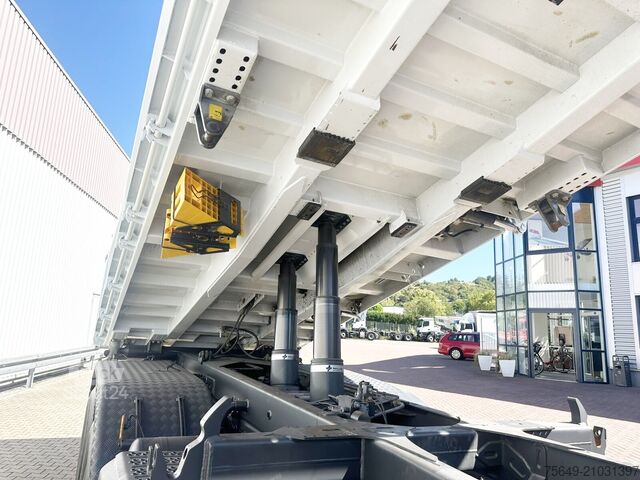 Camion-benne tricar Mercedes-Benz Arocs 4142 K 8x4/4 Arocs 4142/45 K 8x4/4, Meiller Bordmatik links