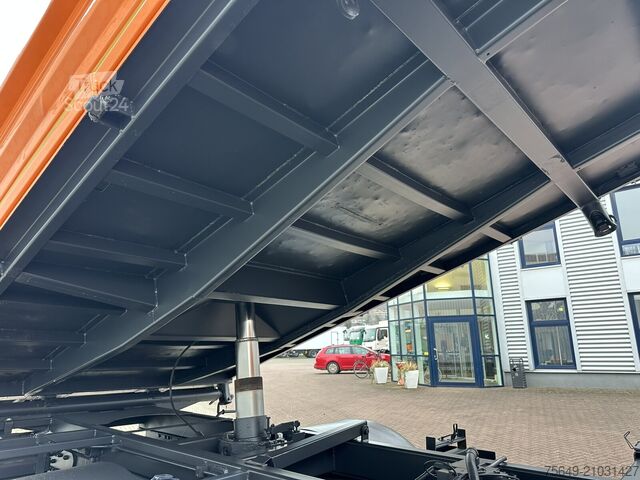 Grue à tour Iveco-Magirus Trakker AD190T36W 4x4 Trakker AD190T36W 4x4, EEV, Kran Hiab 111BS-2 HiDuo, Funk