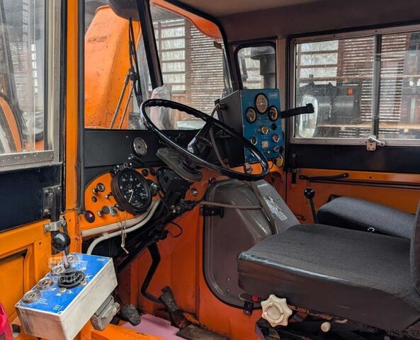 Unimog Unimog U52 411 4x4 Schneefräse U52 411 4x4, Schmidt Schneefräse mit Separatmotor