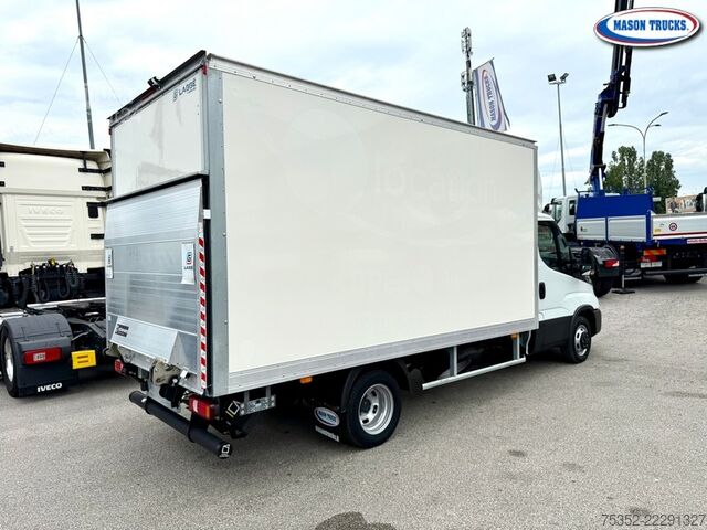 Vrachtwagen met bakwagen Iveco Daily 35c160 3.0