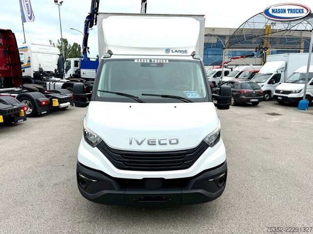 Vrachtwagen met bakwagen Iveco Daily 35c160 3.0