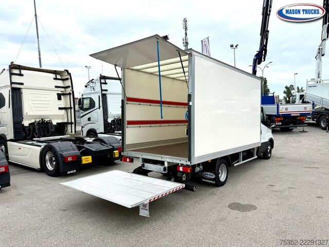 Vrachtwagen met bakwagen Iveco Daily 35c160 3.0