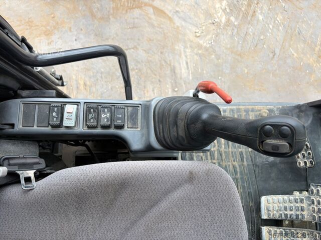 Bandgrävare Hitachi ZX210-6