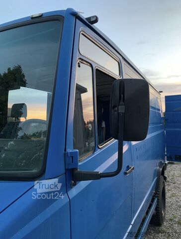 Skříňový nákladní automobil Mercedes Benz T2 Vario 814 DA Allrad 4x4