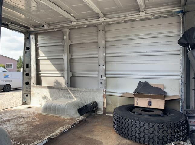 Skříňový nákladní automobil Mercedes Benz T2 Vario 814 DA Allrad 4x4