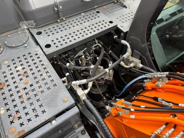 Excavadora sobre orugas Doosan DX225LC-7
