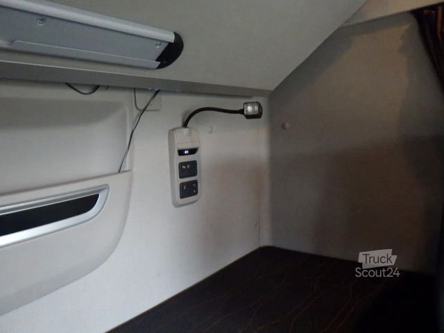 Standard tractor unit DAF XF 450 Smart Tacho 2 / 8 Tons vooras/ 50.000 GVW