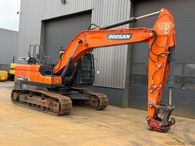 Pelle sur chenilles Doosan DX235NLC-5