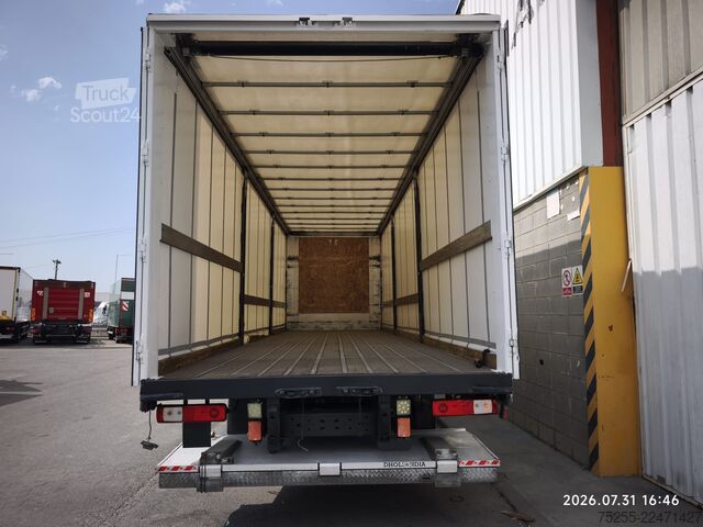Camião plataforma com lona RENAULT 26.320 D WIDE 6X2 EURO 6