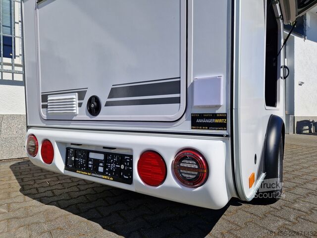 Jiné Other Mini Tommy TMC 25 Schlafanhänger mit Küche gebremst 750kg führerscheinfrei