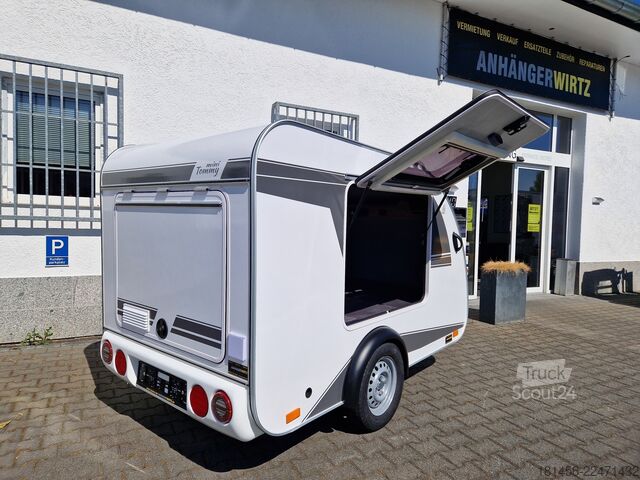 Jiné Other Mini Tommy TMC 25 Schlafanhänger mit Küche gebremst 750kg führerscheinfrei