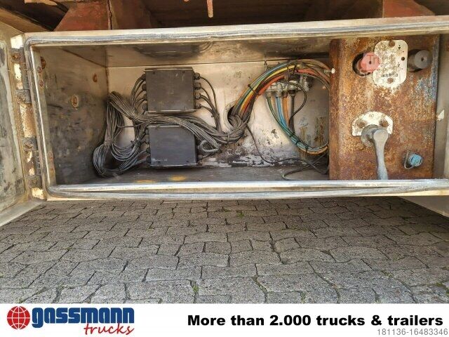 Auflieger mit Pritsche & Plane  MED TRIDEX JTS, Lenkachse