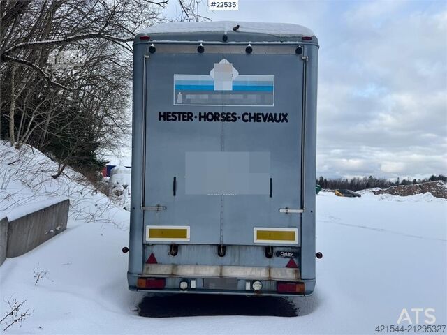 Viehtransport HFR horse trailer for truck – space for 6 horses