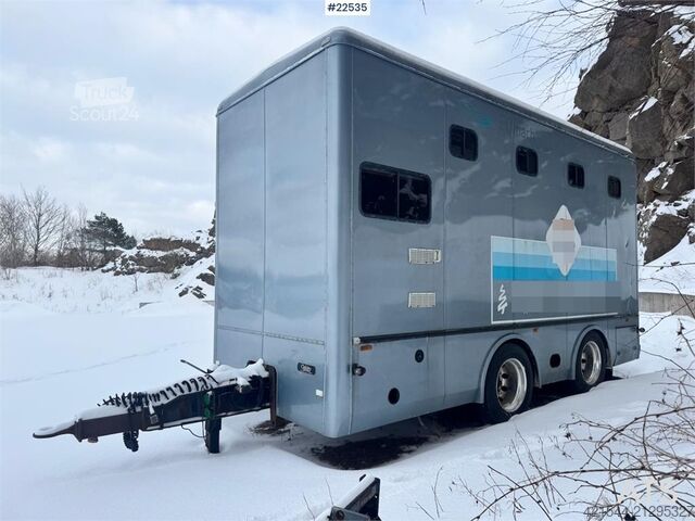 Viehtransport HFR horse trailer for truck – space for 6 horses