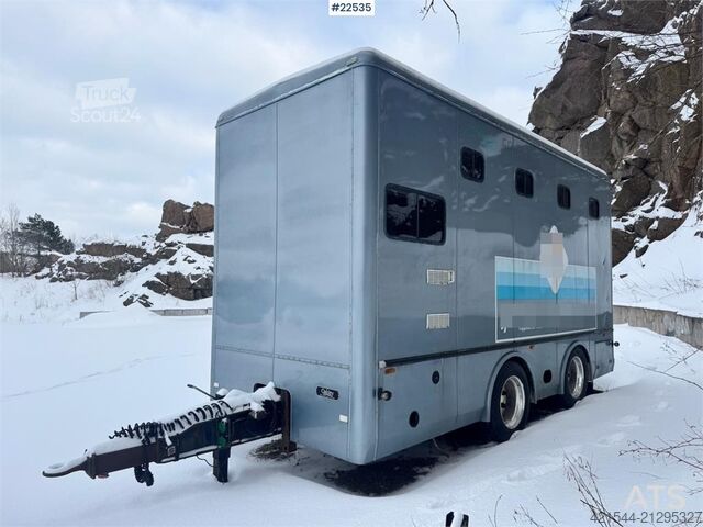 Viehtransport HFR horse trailer for truck – space for 6 horses