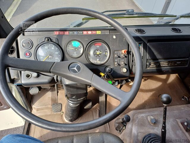 Flatbed Mercedes-Benz 1017 5t 4x4 Dropside plate