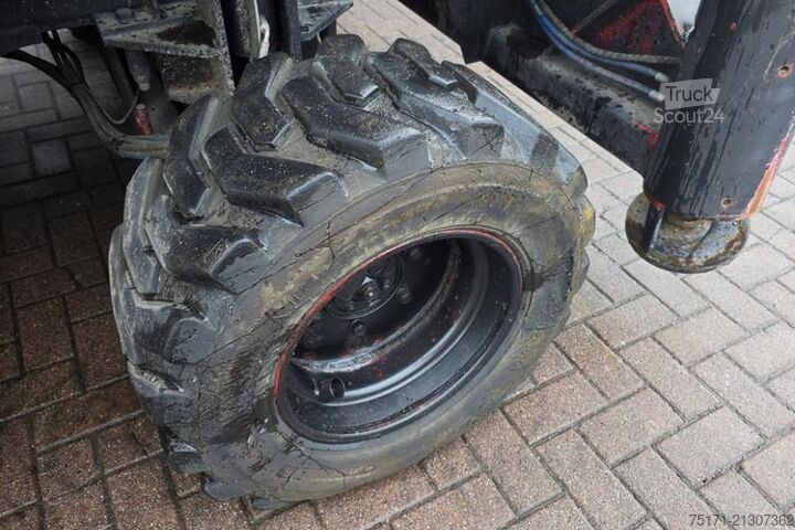 Podnośnik nożycowy Holland Lift Combistar B-195DL25-4WD/P/N Diesel, 4x4 Drive, 21.