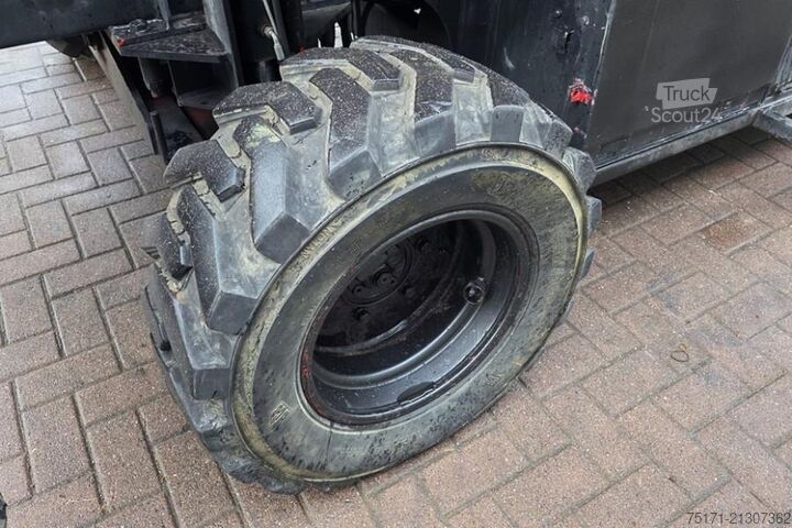 Podnośnik nożycowy Holland Lift Combistar B-195DL25-4WD/P/N Diesel, 4x4 Drive, 21.