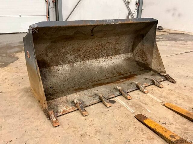 Iekrāvējs Kubota R 070