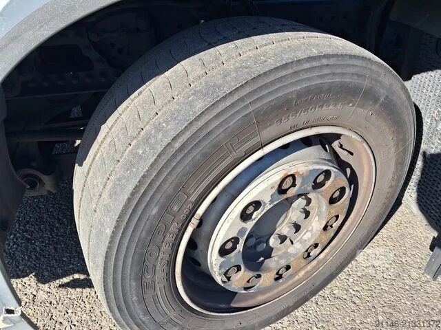 Volumen SCM Mercedes-Benz Actros 1827 Actros 1827 Mega Lowdeck