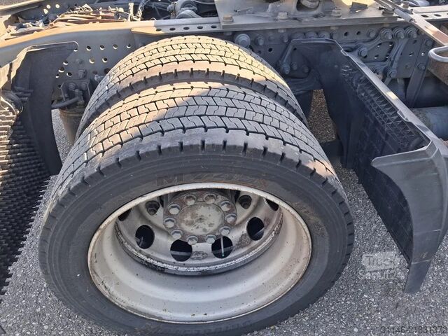 Volumen SCM Mercedes-Benz Actros 1827 Actros 1827 Mega Lowdeck