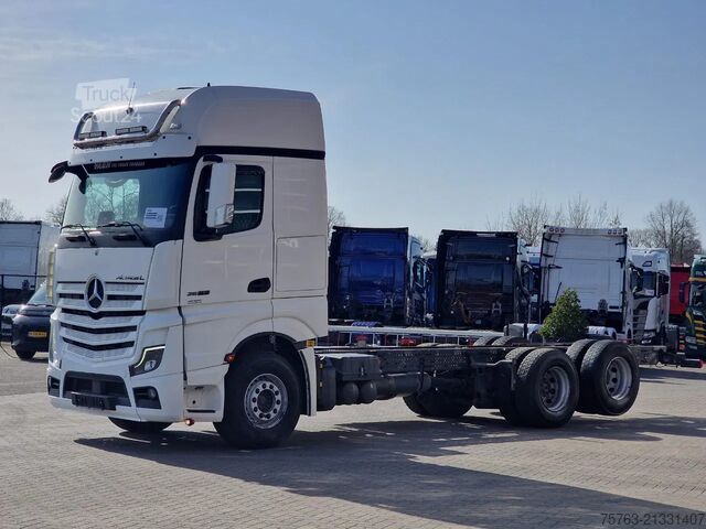 Șasiu cu cabină Mercedes-Benz Actros 2663 Gigaspace 6x2 - Retarder - 4.90 WB ...