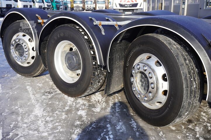 Кран-маніпулятор Mercedes-Benz Antos 3240 8×2 / Typhoon L170Z3 crane