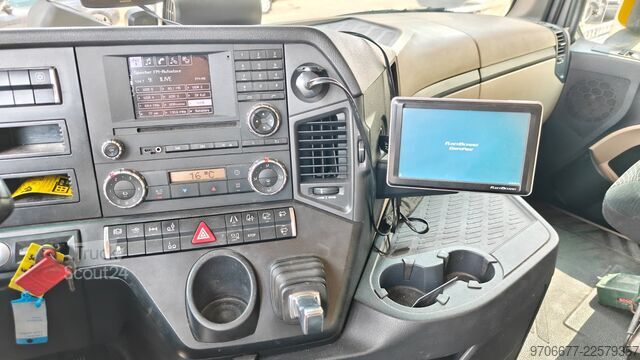 Kamion sa izmjenjivim šasijama BDF Mercedes-Benz Actros 2543