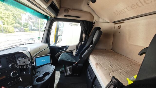 Kamion sa izmjenjivim šasijama BDF Mercedes-Benz Actros 2543